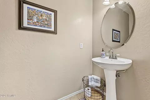 Bath - 10160 E Isleta Ave, Mesa, AZ 85209 photo 1 of 3