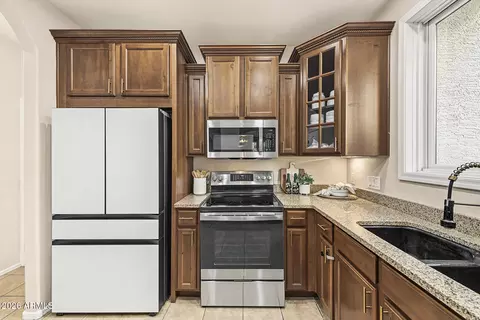 Kitchen - 3881 E Gideon Way, Gilbert, AZ 85296 photo 3 of 3