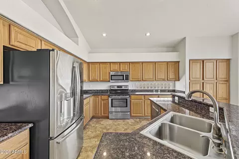 Kitchen - 402 E Blue Eagle Ln, Phoenix, AZ 85086 photo 2 of 4