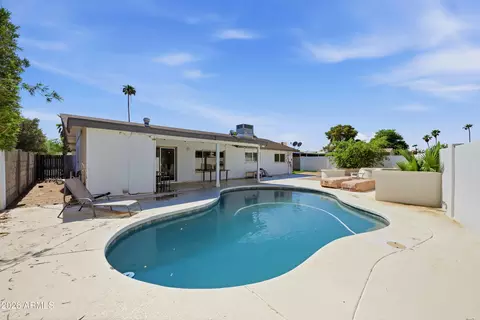 Exterior - 3040 E Dahlia Dr, Phoenix, AZ 85032 photo 1 of 4