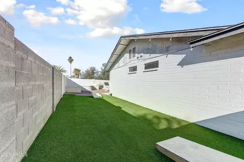Exterior - 3040 E Dahlia Dr, Phoenix, AZ 85032 photo 4 of 4