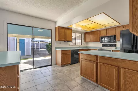 Kitchen - 3526 E Anderson Dr, Phoenix, AZ 85032 photo 1 of 2