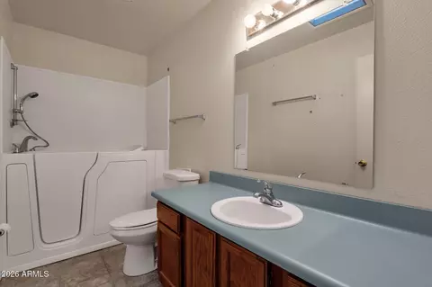 Bath - 3526 E Anderson Dr, Phoenix, AZ 85032 photo 2 of 2