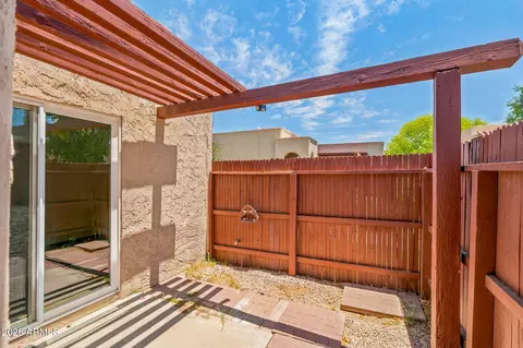 Exterior - 1040 E Pueblo Rd, Phoenix, AZ 85020 photo 7 of 11
