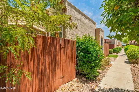 Exterior - 1040 E Pueblo Rd, Phoenix, AZ 85020 photo 3 of 11