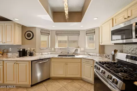 Kitchen - 1218 E Villa Rita Dr, Phoenix, AZ 85022 photo 2 of 7