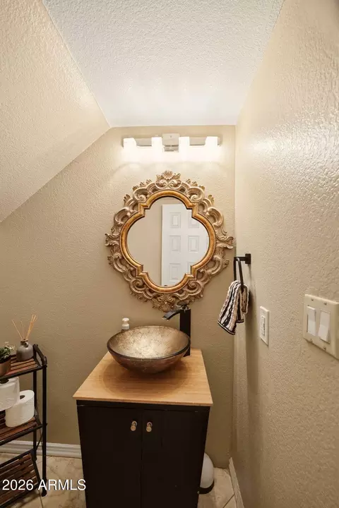 Bath - 1218 E Villa Rita Dr, Phoenix, AZ 85022 photo 8 of 8