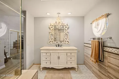 Bath - 1218 E Villa Rita Dr, Phoenix, AZ 85022 photo 2 of 8