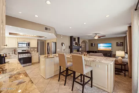 Kitchen - 1218 E Villa Rita Dr, Phoenix, AZ 85022 photo 7 of 7