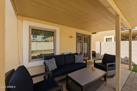 Exterior - 1218 E Villa Rita Dr, Phoenix, AZ 85022 photo 4 of 8
