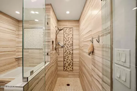 Bath - 1218 E Villa Rita Dr, Phoenix, AZ 85022 photo 1 of 8