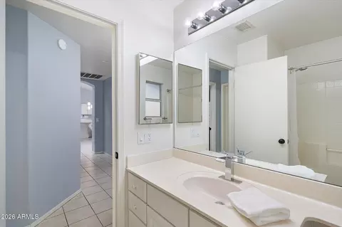 Bath - 2823 E Blackhawk Dr, Phoenix, AZ 85050 photo 4 of 4