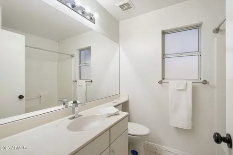 Bath - 2823 E Blackhawk Dr, Phoenix, AZ 85050 photo 3 of 4