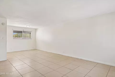 Living - 1111 E Turney Ave #5, Phoenix, AZ 85014 photo 1 of 3