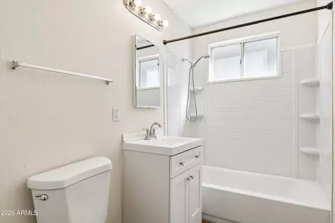 Bath - 1111 E Turney Ave #5, Phoenix, AZ 85014 photo 2 of 2