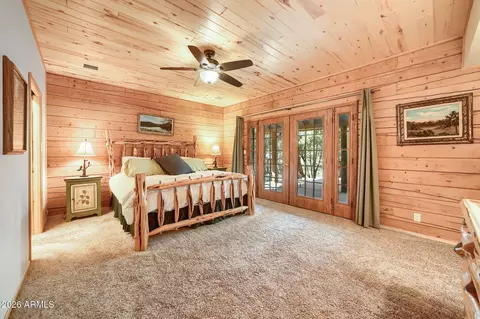 Bedroom - 2790 Pine Rim Rd, Overgaard, AZ 85933 photo 2 of 13