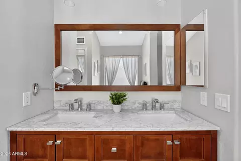 Bath - 152 S Abalone Dr, Gilbert, AZ 85233 photo 3 of 5