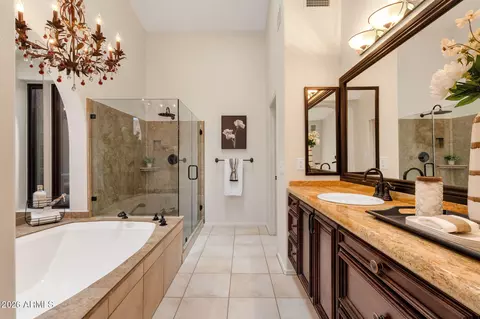 Bath - 1837 E Marilyn Rd, Phoenix, AZ 85022 photo 2 of 6