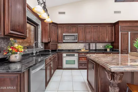 Kitchen - 1837 E Marilyn Rd, Phoenix, AZ 85022 photo 5 of 6