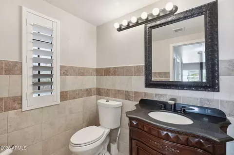 Bath - 3224 E Taro Ln, Phoenix, AZ 85050 photo 5 of 5