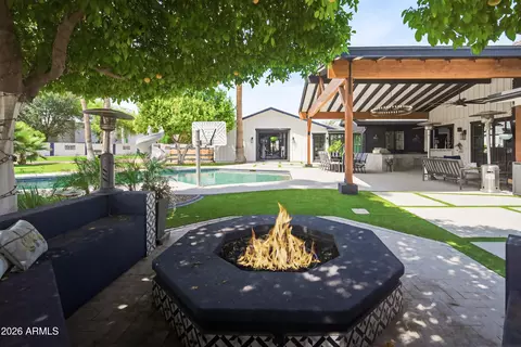 9026 N 67th St N, Paradise Valley, AZ 85253