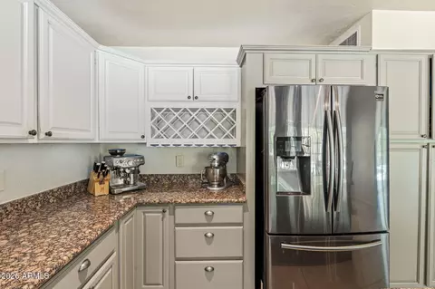 Kitchen - 4602 E Grandview Rd, Phoenix, AZ 85032 photo 3 of 6