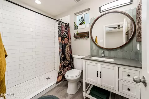 Bath - 3006 E Cypress St, Phoenix, AZ 85008 photo 1 of 2