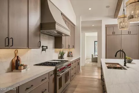 Kitchen - 4510 E Calle Tuberia --, Phoenix, AZ 85018 photo 5 of 5