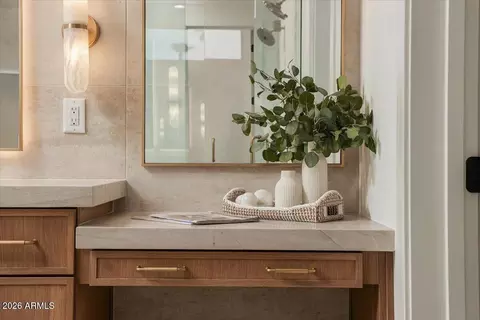 Bath - 4510 E Calle Tuberia --, Phoenix, AZ 85018 photo 6 of 12
