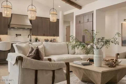 Living - 4510 E Calle Tuberia --, Phoenix, AZ 85018 photo 2 of 3
