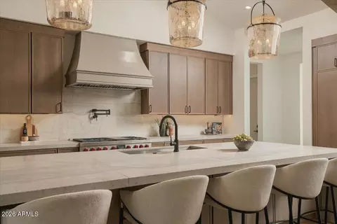 Kitchen - 4510 E Calle Tuberia --, Phoenix, AZ 85018 photo 3 of 5