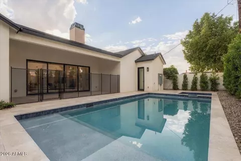 Exterior - 4510 E Calle Tuberia --, Phoenix, AZ 85018 photo 5 of 8