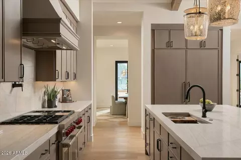Kitchen - 4510 E Calle Tuberia --, Phoenix, AZ 85018 photo 4 of 5