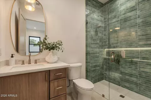 Bath - 4510 E Calle Tuberia --, Phoenix, AZ 85018 photo 8 of 12