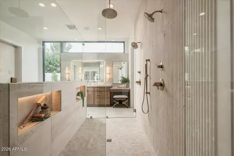 Bath - 4510 E Calle Tuberia --, Phoenix, AZ 85018 photo 3 of 12