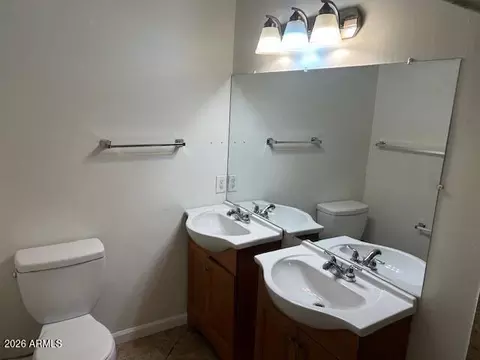 Bath - 1746 W Thomas Rd, Phoenix, AZ 85015 photo 2 of 4