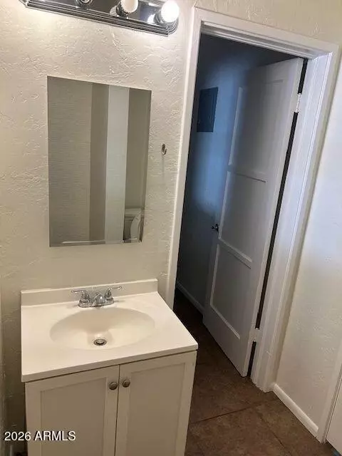 Bath - 1746 W Thomas Rd, Phoenix, AZ 85015 photo 3 of 4