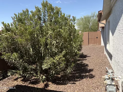Exterior - 1746 W Thomas Rd, Phoenix, AZ 85015 photo 7 of 12