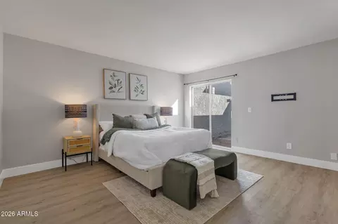 Bedroom - 822 E Fern Dr S, Phoenix, AZ 85014 photo 2 of 3
