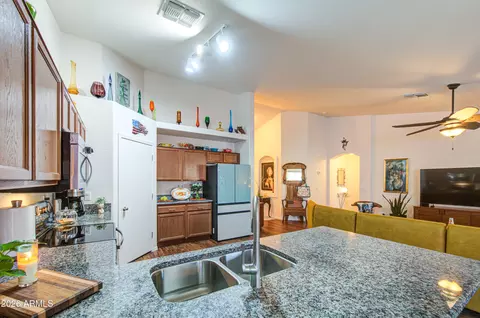 Kitchen - 1575 S Apache Dr, Apache Junction, AZ 85120 photo 4 of 7