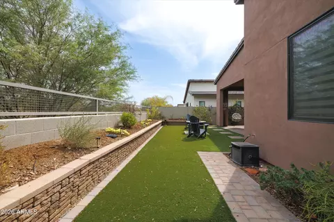 Exterior - 930 E Paseo Way, Phoenix, AZ 85042 photo 3 of 6