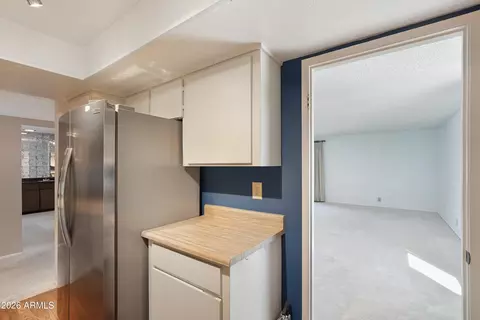 Kitchen - 4261 E Yawepe St, Phoenix, AZ 85044 photo 5 of 5