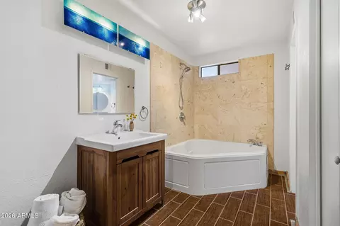 Bath - 4237 E Sandia St, Phoenix, AZ 85044 photo 3 of 4