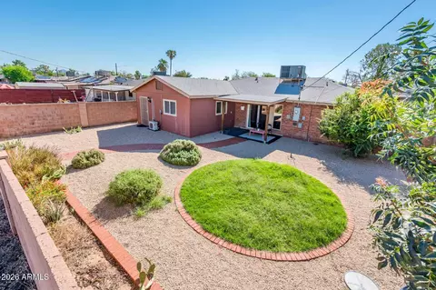 Exterior - 2344 W Mitchell Dr, Phoenix, AZ 85015 photo 5 of 6