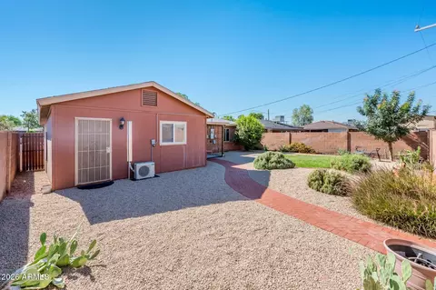 Exterior - 2344 W Mitchell Dr, Phoenix, AZ 85015 photo 2 of 6