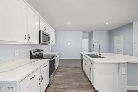 Kitchen - 2886 W Sable Ave, Apache Junction, AZ 85120 photo 3 of 3