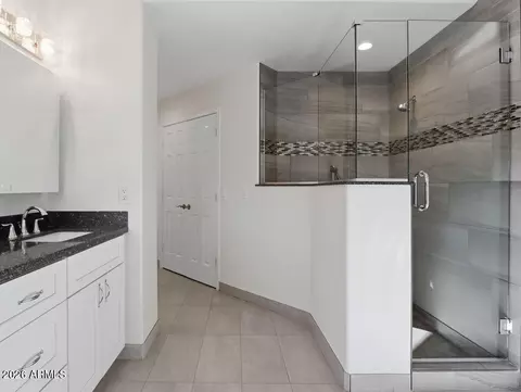 Bath - 1531 E Winged Foot Rd, Phoenix, AZ 85022 photo 5 of 6