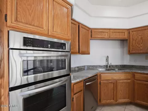 Kitchen - 1531 E Winged Foot Rd, Phoenix, AZ 85022 photo 3 of 4