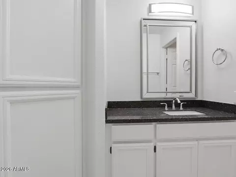 Bath - 1531 E Winged Foot Rd, Phoenix, AZ 85022 photo 2 of 6