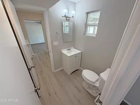 Bath - 100 E 7th Dr, Mesa, AZ 85210 photo 2 of 3